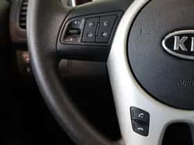 Kia Venga (2011) thumbnail 13