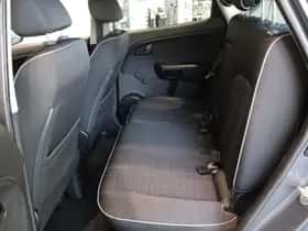 Kia Venga (2011) thumbnail 22
