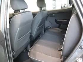 Kia Venga (2011) thumbnail 23