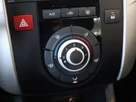 Kia Venga (2011) thumbnail 8