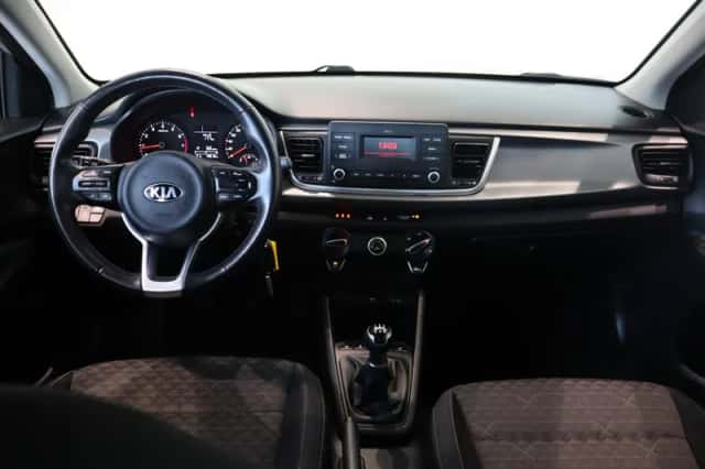 Kia Rio (2021) thumbnail 3