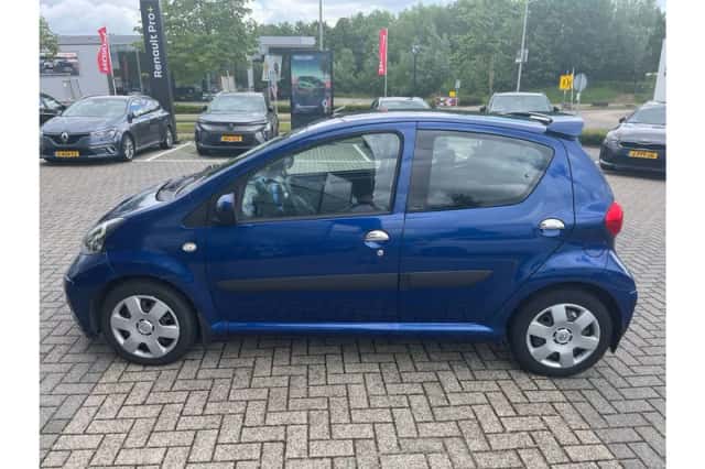 Toyota Aygo (2008) thumbnail 2