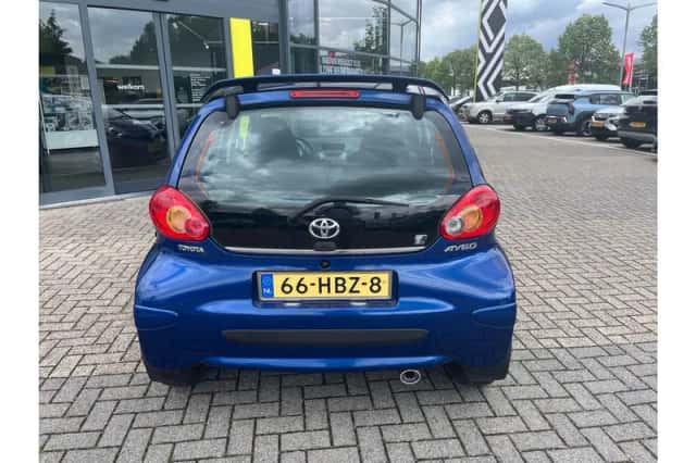 Toyota Aygo (2008) thumbnail 4