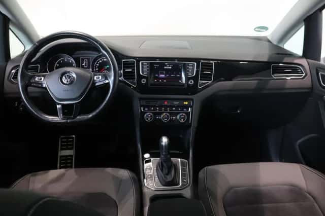 Volkswagen Golf (2014) thumbnail 3