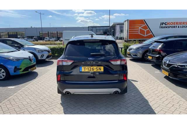 Ford Kuga (2022) thumbnail 3