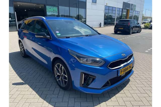 Kia Ceed Sportswagon (2019) thumbnail 2