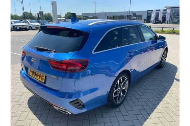 Kia Ceed Sportswagon (2019) thumbnail 3