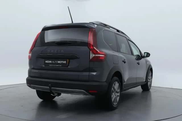 Dacia Jogger (2022) thumbnail 2