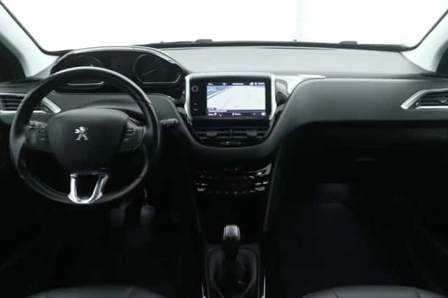 Peugeot 2008 (2018) thumbnail 3