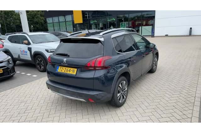 Peugeot 2008 (2018) thumbnail 4