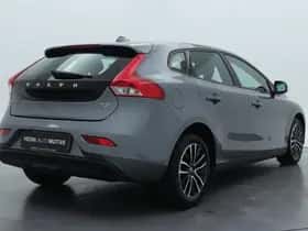 Volvo V40 (2016) thumbnail 2