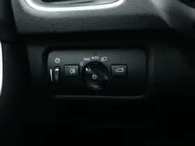 Volvo V40 (2016) thumbnail 25