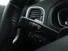 Volvo V40 (2016) thumbnail 28
