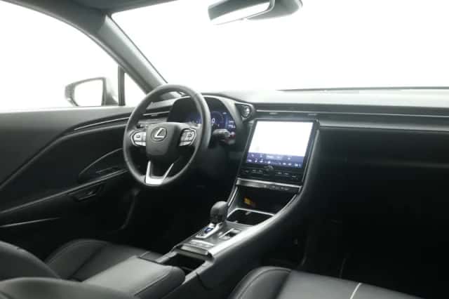 Lexus LBX (2024) thumbnail 4