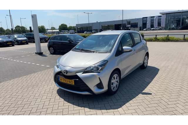 Toyota Yaris (2020) thumbnail 1