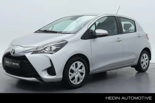 Toyota Yaris (2020) thumbnail 1