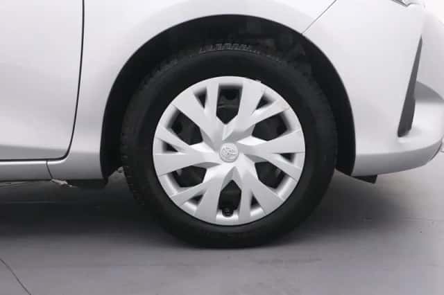 Toyota Yaris (2020) thumbnail 5