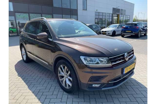 Volkswagen Tiguan (2017) thumbnail 2