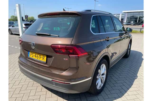 Volkswagen Tiguan (2017) thumbnail 3