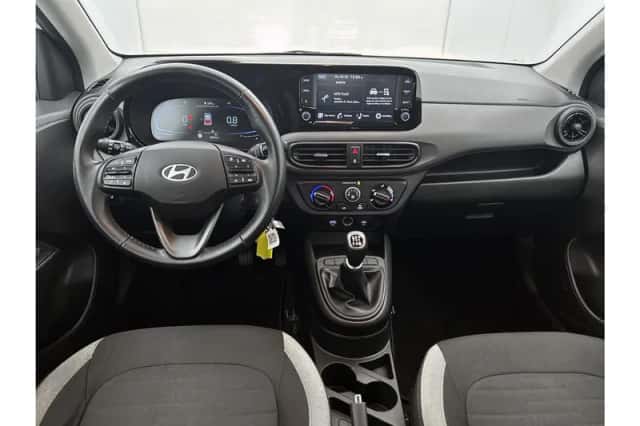 Hyundai i10 (2023) thumbnail 3