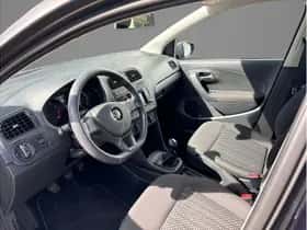 Volkswagen Polo (2016) thumbnail 9