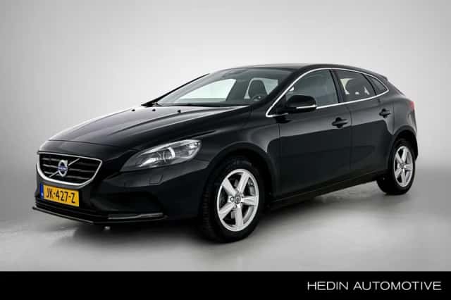 Volvo V40 (2016) thumbnail 1