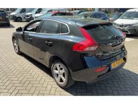 Volvo V40 (2016) thumbnail 2