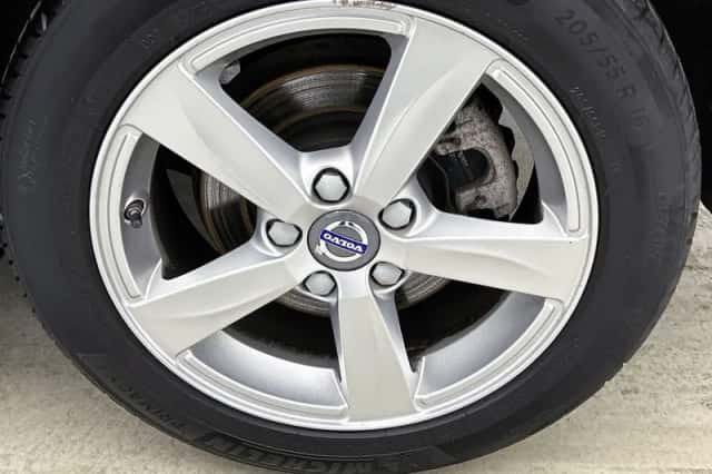 Volvo V40 (2016) thumbnail 4