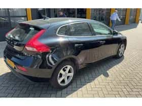 Volvo V40 (2016) thumbnail 4