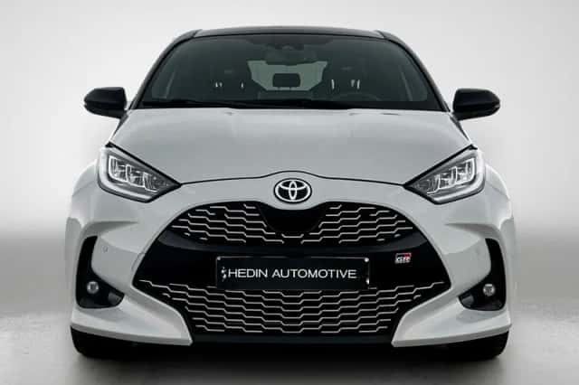 Toyota Yaris (2023) thumbnail 5