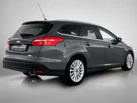 Ford Focus (2015) thumbnail 2