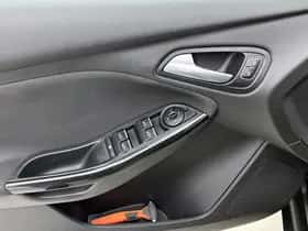Ford Focus (2015) thumbnail 15