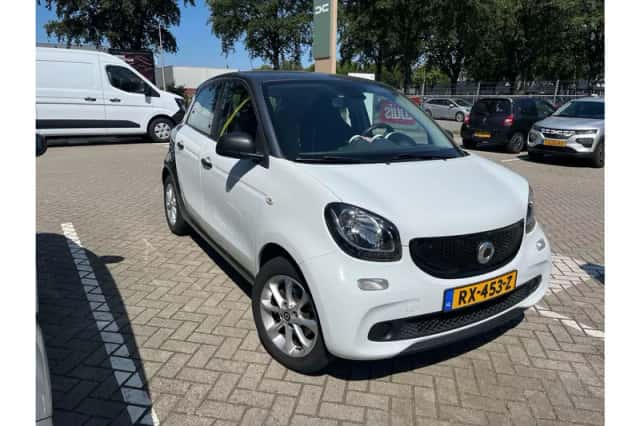 Smart Forfour (2018) thumbnail 3