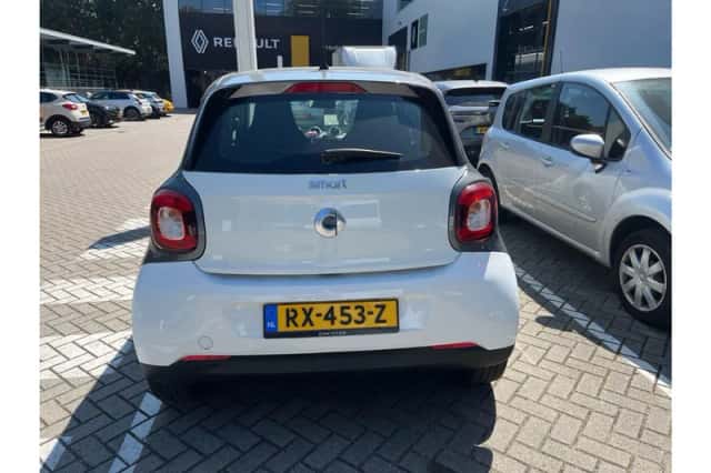 Smart Forfour (2018) thumbnail 5