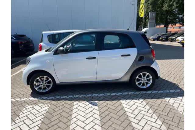 Smart Forfour (2018) thumbnail 6