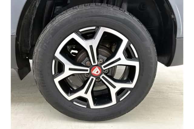 Dacia Duster (2019) thumbnail 4