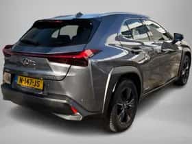 Lexus UX (2020) thumbnail 2