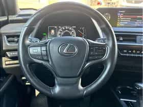Lexus UX (2020) thumbnail 12