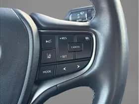 Lexus UX (2020) thumbnail 14