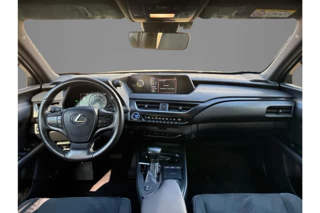Lexus UX (2020) thumbnail 3