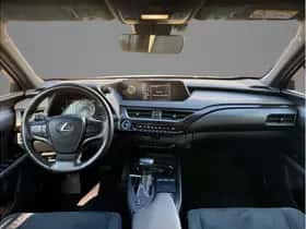 Lexus UX (2020) thumbnail 3