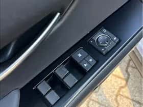 Lexus UX (2020) thumbnail 22