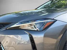 Lexus UX (2020) thumbnail 25