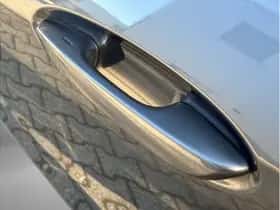 Lexus UX (2020) thumbnail 27