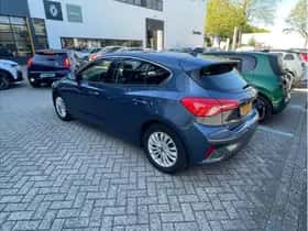 Ford Focus (2018) thumbnail 3