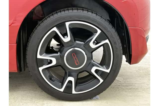 Fiat 500 (2018) thumbnail 3