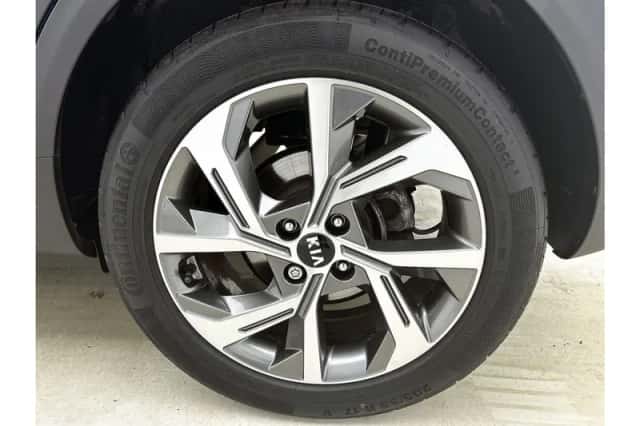 Kia Stonic (2021) thumbnail 4