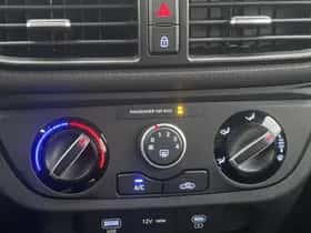 Hyundai i10 (2023) thumbnail 11