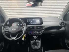 Hyundai i10 (2023) thumbnail 3