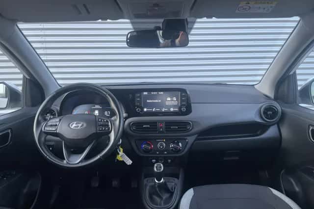 Hyundai i10 (2023) thumbnail 3